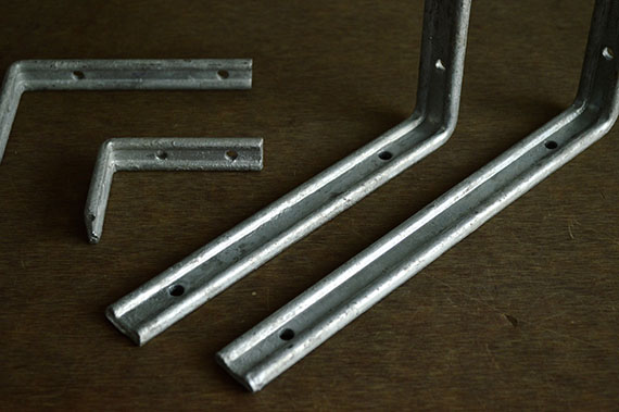 SHELF BRACKET GALVANIZED